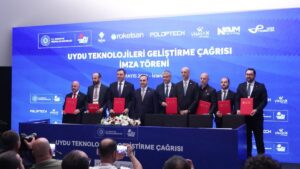 bakan-kacir-turkiye-2027-de-kendi-milli-hibri-4-19823331_amp