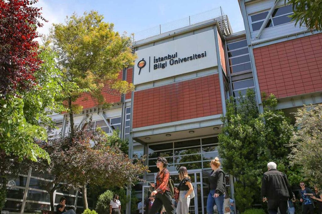 bilgi-universitesi-kapatildi-binlerce-ogrenci_e970402472_amp