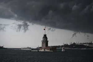 istanbullulara-meteorolojiden-3-saat-uyarisi-19863722_6624_amp