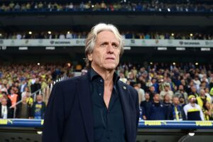 jorge-jesus-tek-eksik-fenerbahce-deyip-bombayi_47d0ee5051_amp