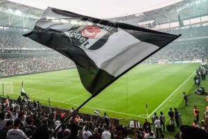 efsane-isim-ilk-kez-acikladi-besiktasa-baskan_f40482676f_amp