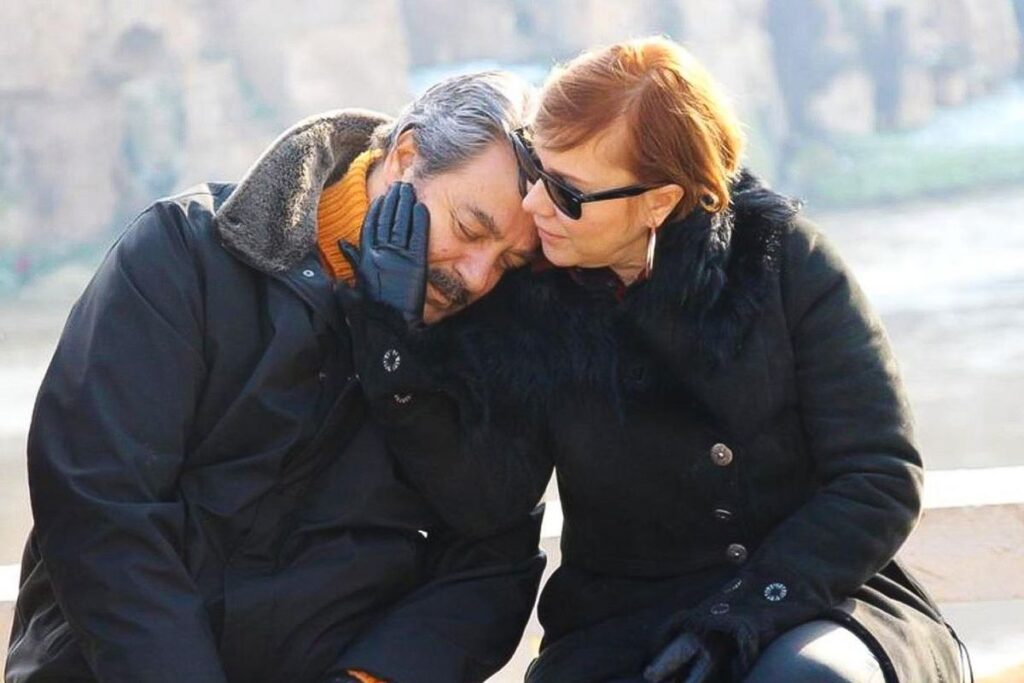 julide-kural-27-yillik-hayat-arkadasi-kadir_233fd76530_amp