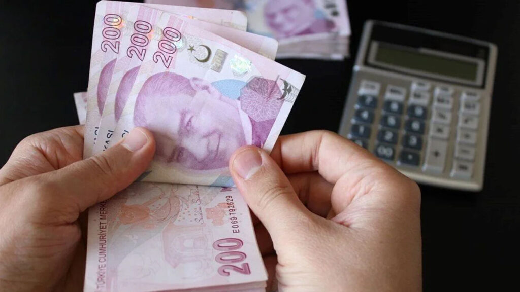 milyonlarin-zammi-belli-oluyor-hukumet-memur-ve-memur-emeklisi-icin-ilk-teklifini-sundu-17549978708547_1