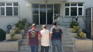 canakkale-de-aranan-17-supheli-tutuklandi-20165322_amp