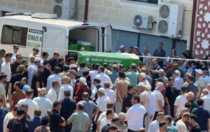 denizde-cansiz-bedenleri-bulunan-3-kardesin-5-20167259_amp