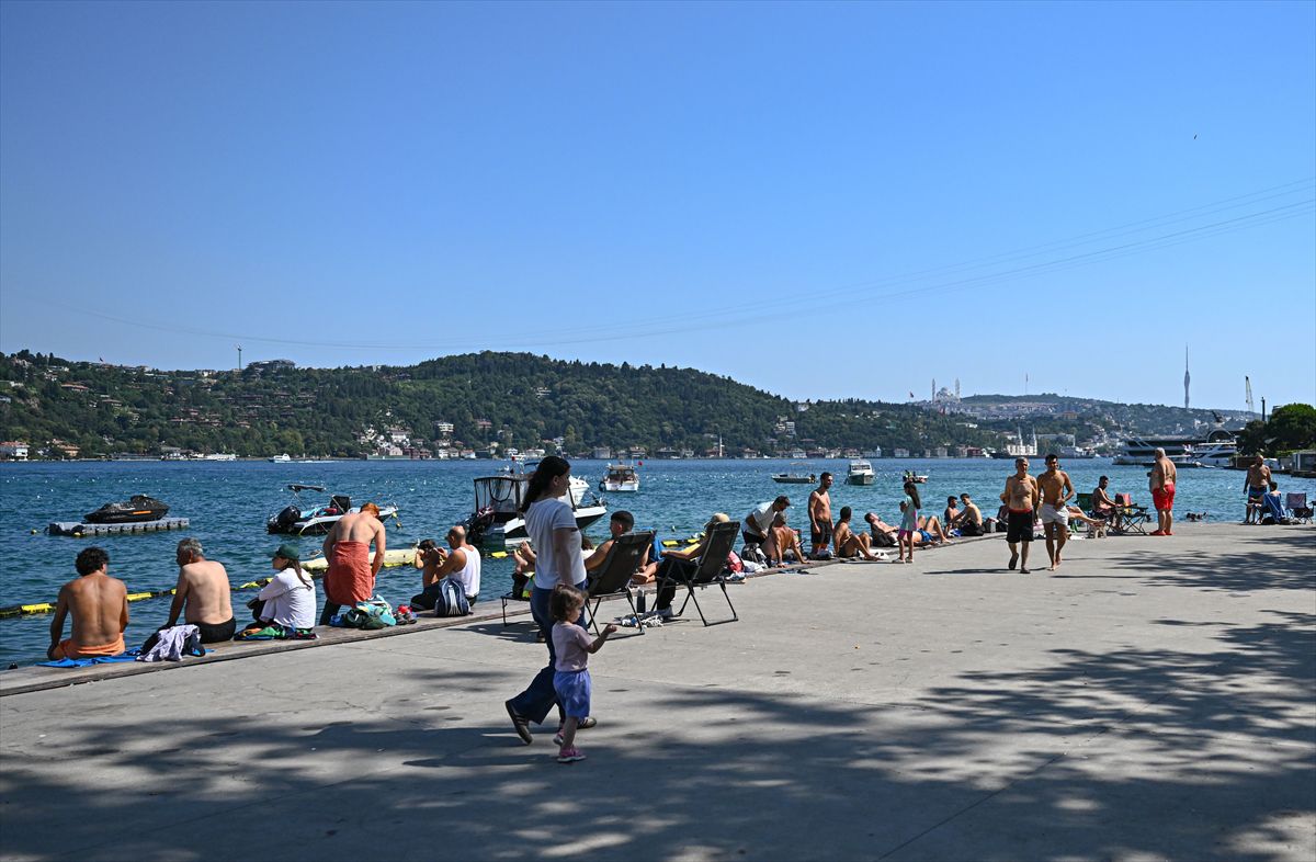 istanbul-da-sicak-havadan-bunalanlar-sahil-ve-4-20167302_amp (1)