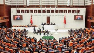 tbmm-genel-kurulunda-sehit-aileleri-ve-gazilerin-20131147_7497_amp