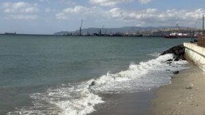 tekirdag-da-poyraz-iki-gundur-deniz-ulasimini-3-20108236_amp