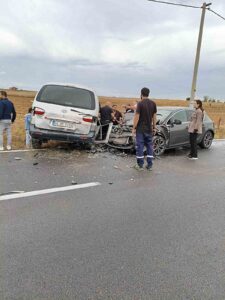 tekirdag-ergene-de-panelvan-ile-otomobil-carp-20261737_amp